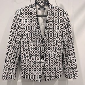 Nine West. size 6. black, and white blazer/suit jacket.
